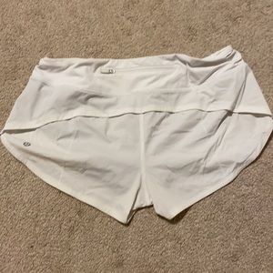 LULULEMON LR SPEED UPS 2.5” SIZE 8